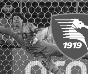 Salernitana se "deshace" de Guillermo Ochoa tras perder contra Estados Unidos
