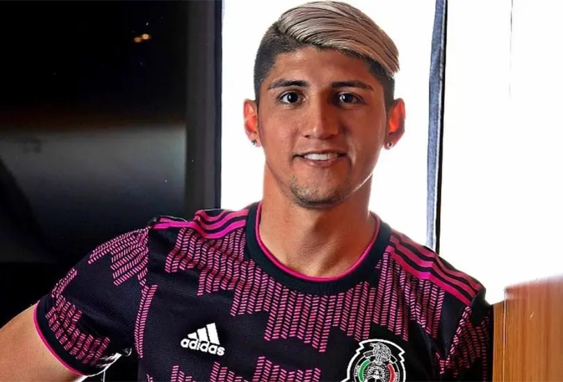 El delantero mexicano habl&oacute; sobre la derrota de la Selecci&oacute;n Mexicana en la Nations League 