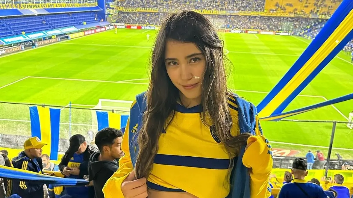 Mercedes es una aficionada confesa de Lionel Messi, jugador del cual ha estado muy cerca en al menos una ocasión.