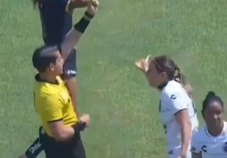 Alvarado cuestionó las decisiones arbitrales de la Liga MX Femenil - Captura de pantalla