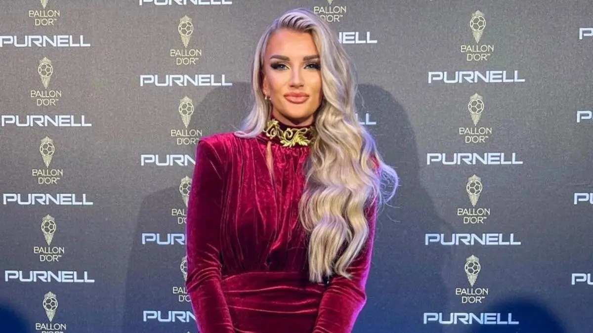 Se desempeñaba como mediocampista principalmente defensiva aunque también sabía sumarse al ataque.