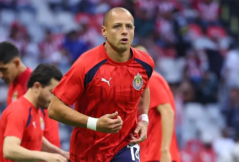 Chicharito Hern&aacute;ndez revent&oacute; a un aficionado que lo critic&oacute; por la derrota de Chivas ante Cruz Azul