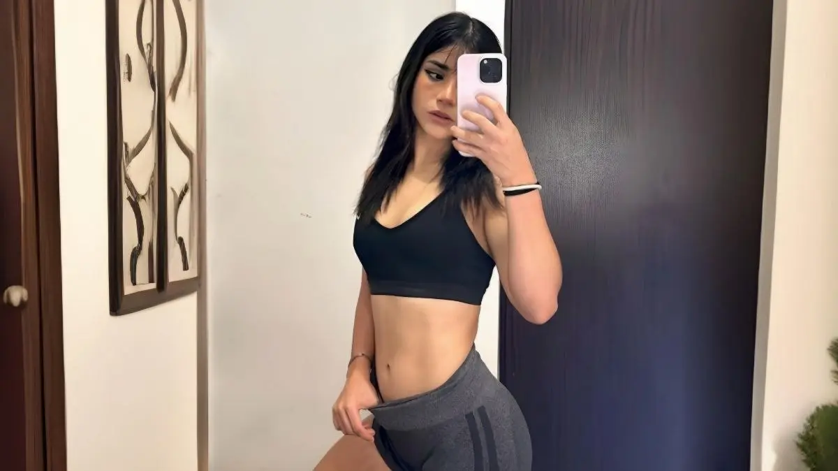 Su canal de Twitch donde comparte desde su día a día hasta sus partidas en distintos videojuegos suma más de 538 mil seguidores.