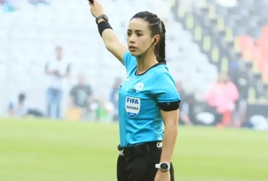 Katia Itzel García es la árbitra mexicana que debutará en la Liga MX al ser designada como central del partido entre Pachuca y Querétaro por la Jornada 11 del Clausura 2024.