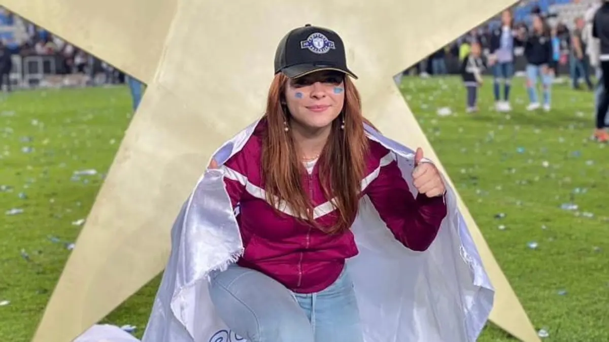 La joven mexicana es una ferviente aficionada de los Tuzos y lo presume cada que tiene oportunidad.