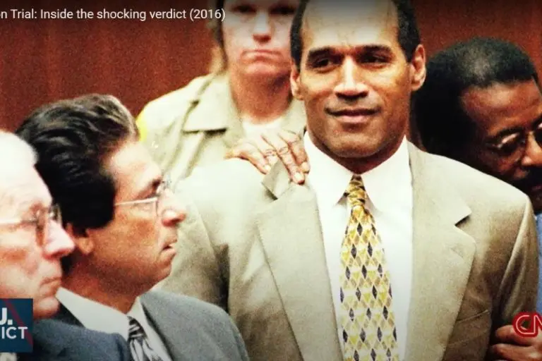 El papá de Kim Kardashian, Robert, fue amigo de muchos años de O.J. Simpson - Captura de pantalla