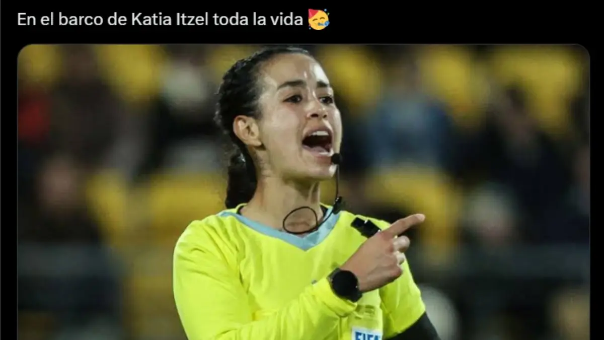 Katia Itzel García es reconocida por la afición de Cruz Azul tras marcar penal vs Puebla