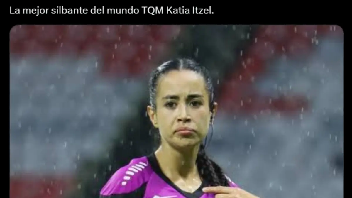 Katia Itzel García es reconocida por la afición de Cruz Azul tras marcar penal vs Puebla