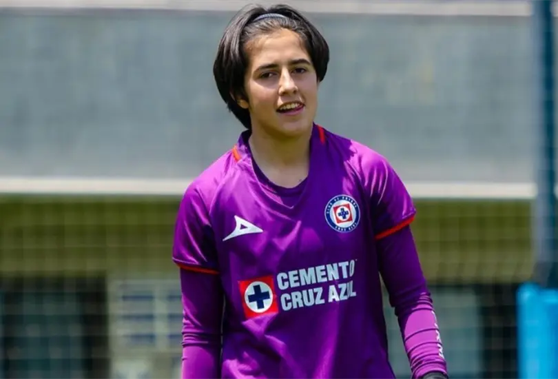 La portera decidi&oacute; subir un atajad&oacute;n de penal con una frase muy curiosa.