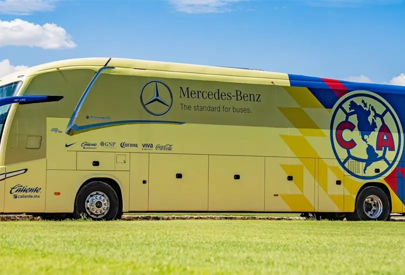El autob&uacute;s del Am&eacute;rica fue v&iacute;ctima de un trolleo extra&ntilde;o.