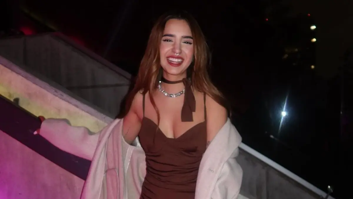 Fue en una transmisión en vivo donde le llegó un ramo de flores a la tiktoker y señaló que se trataba de 'un amor del pasado'.