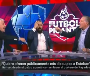 Tuca Ferretti protagoniza pelea con Peláez por la sanción que debería recibir Nahuel Guzmán