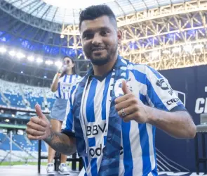 ¡No está bien! Tecatito Corona recibe atención psicológica de Rayados por problemas personales