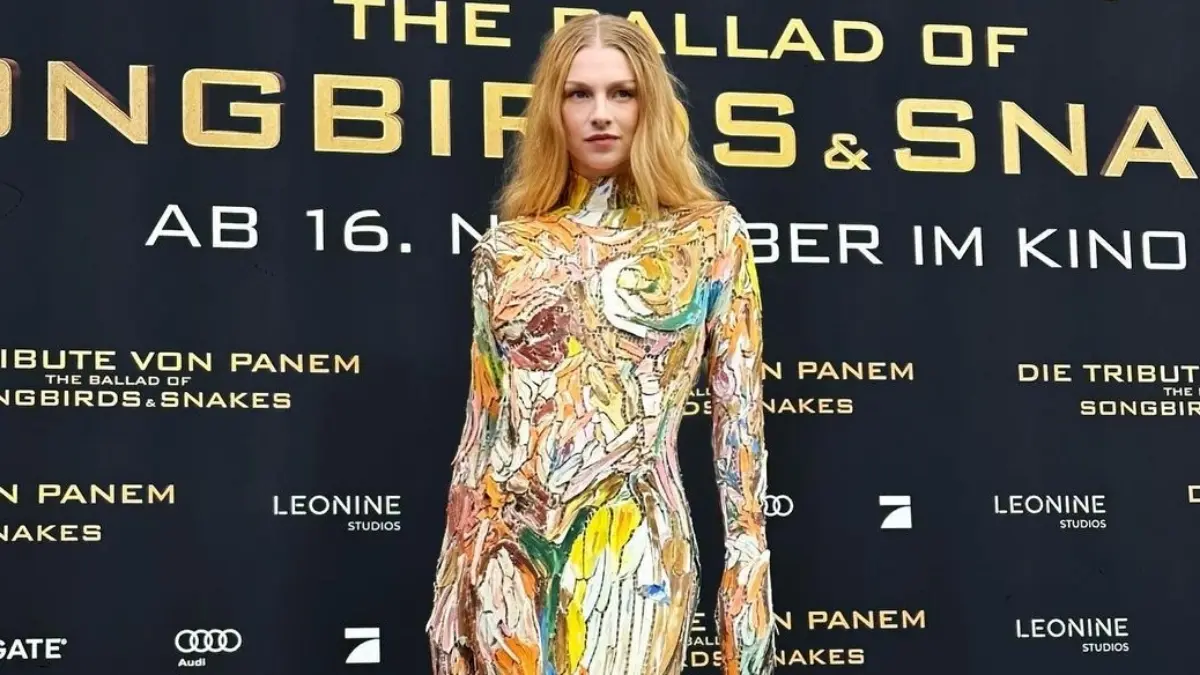 Ante las cámaras comenzó su carrera como modelo de grandes marcas como Dior y Tommy Hilfiger.