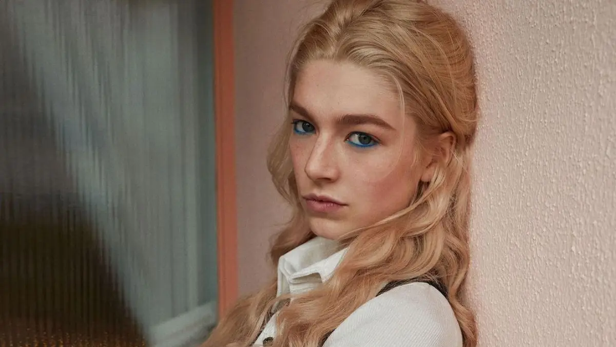 Sobre Rosalía, se conocieron en la Semana de la Moda de Londres en un desfile de Burberry.