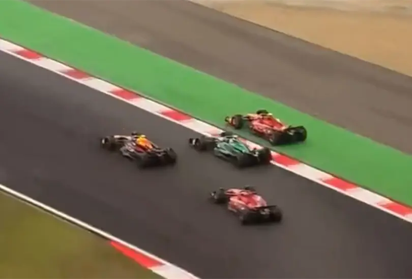 El mexicano hizo un arriesgado movimiento que se gan&oacute; la admiraci&oacute;n de los aficionados al deporte motor.