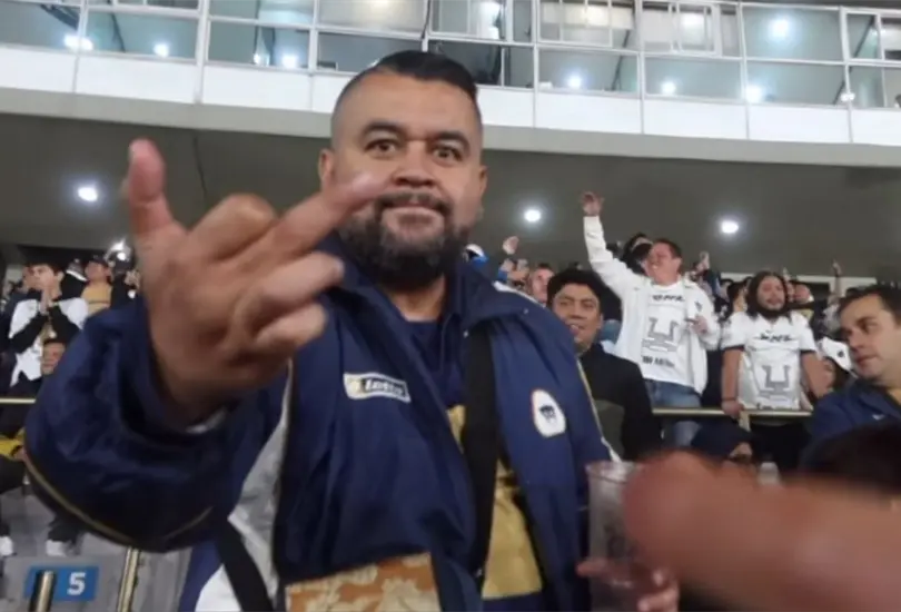 El aficionado violentó al popular creador de contenidos y ahora buscan su identidad en redes sociales. El aficionado violentó al popular creador de contenidos y ahora buscan su identidad en redes sociales.