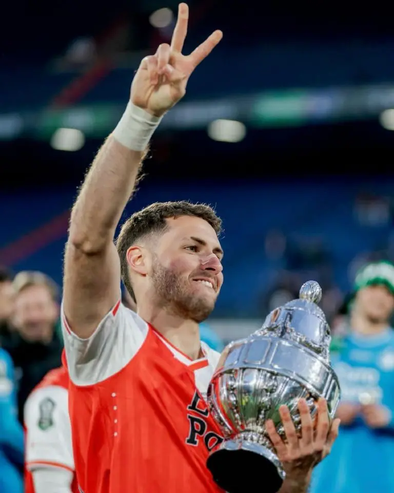Santiago Giménez consiguió coronarse campeón de la Copa de Holanda con el Feyenoord<br>@sant.gimenez
