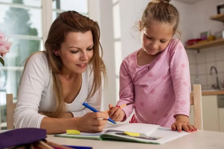Una mamá se equivocó en la tarea de su hija y lo compartieron en redes - pixabay.com