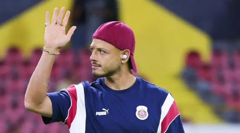 'Chicharito' sigue generando controversia en redes - @ch14_