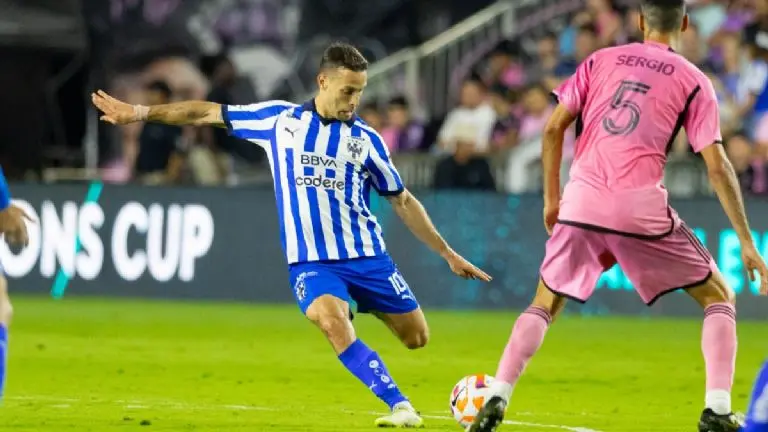 El club de Monterrey sacó una sufrida victoria que acabó en bronca. (X - Rayados)