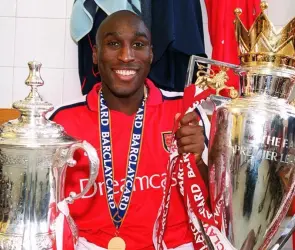 Sol Campbell y su escandaloso traspaso al Arsenal