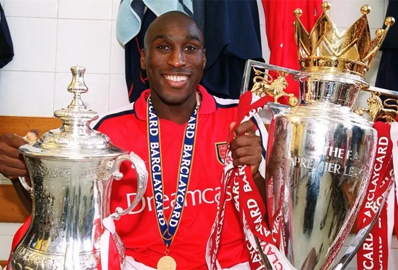Sol Campbell y su escandaloso traspaso al Arsenal