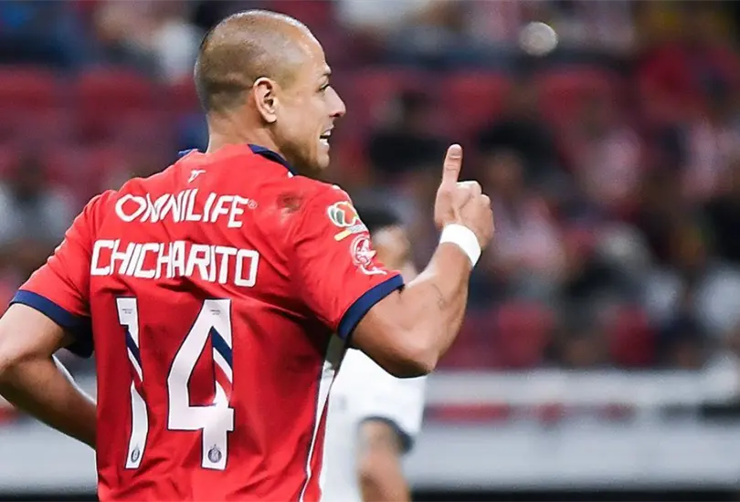 Chicharito Hernández no ha podido enviar el balón al fondo de las redes hasta el momento. Chicharito Hernández no ha podido enviar el balón al fondo de las redes hasta el momento.