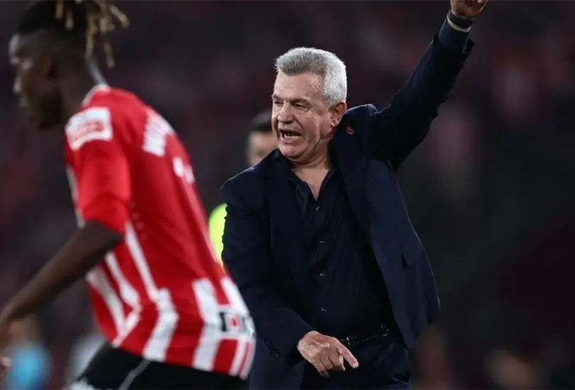 El t&eacute;cnico mexicano se rob&oacute; los elogios pese a no poder conseguir el ansiado t&iacute;tulo de copa ante el Athletic.