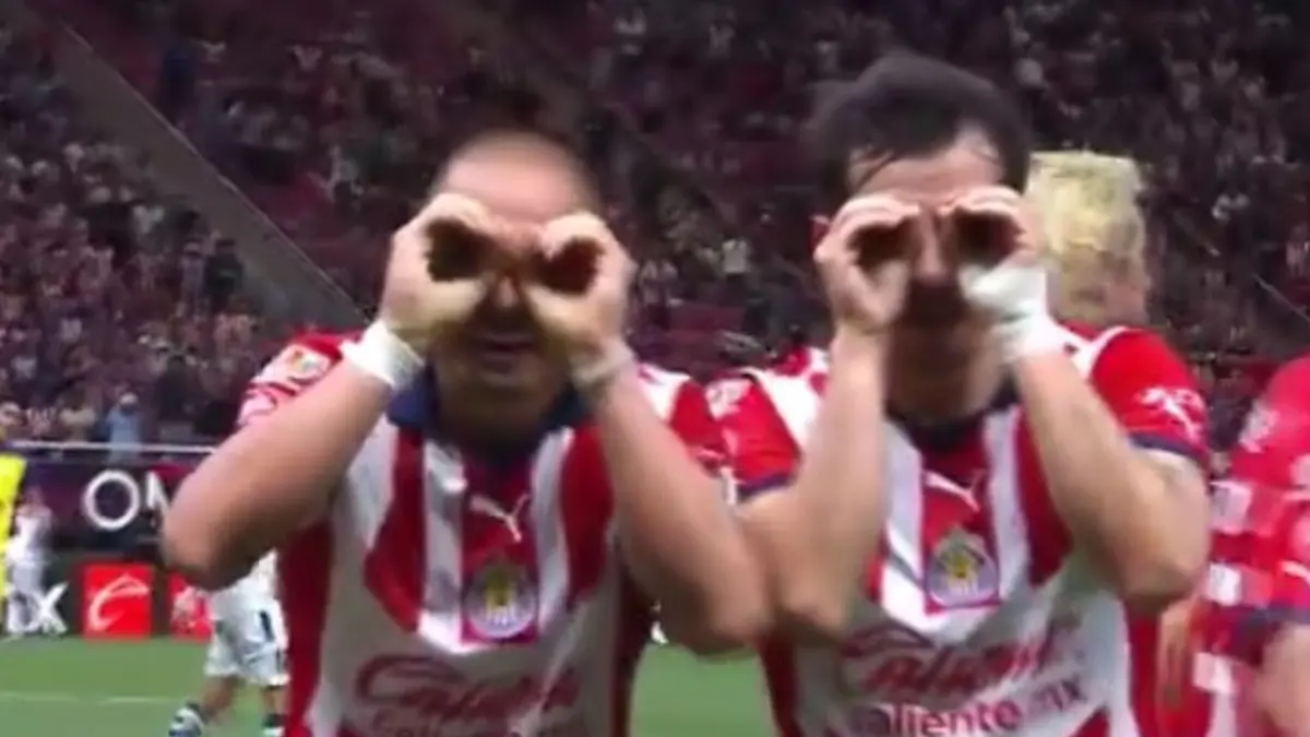 Su festejo en compa&ntilde;&iacute;a de Alan Mozo llam&oacute; la atenci&oacute;n para abrir paso a la tendencia de redes sociales.