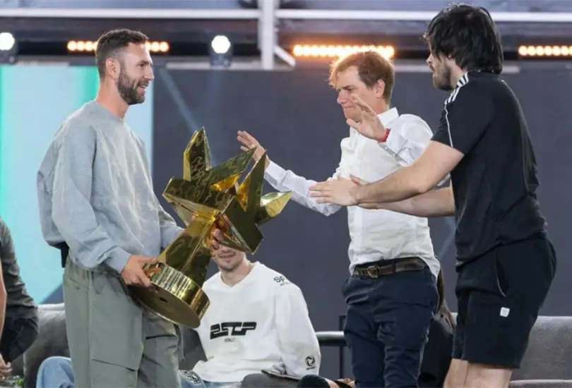 Estamos a solamente unas semanas de conocer al primer campeón de este torneo. Estamos a solamente unas semanas de conocer al primer campeón de este torneo.