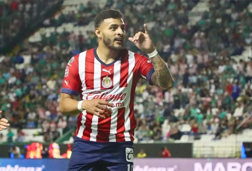 Alexis Vega ha recibido gritos de ¡borracho, borracho! en algunos estadios. Alexis Vega ha recibido gritos de ¡borracho, borracho! en algunos estadios.