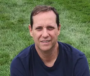 Paco Villa: El emotivo momento en el que familia y amigos lo despiden (VIDEO)