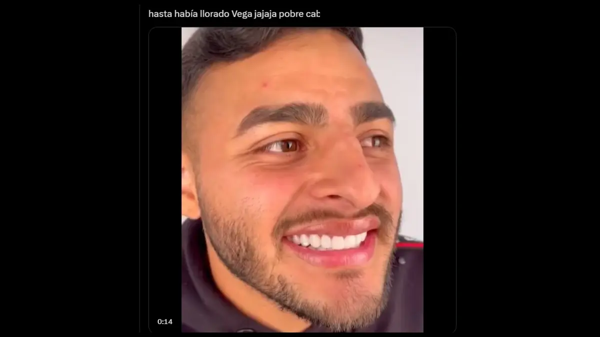 Alexis Vega es v&iacute;ctima de los memes por llorar tras meterle gol anulado a las Chivas