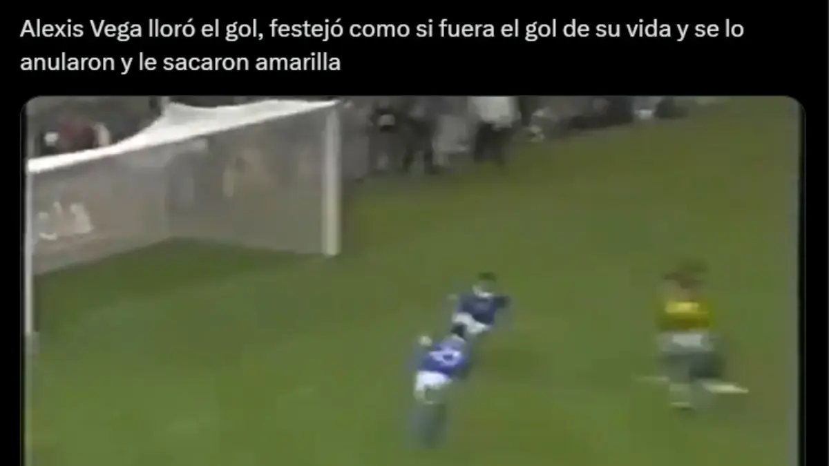 Alexis Vega es v&iacute;ctima de los memes por llorar tras meterle gol anulado a las Chivas