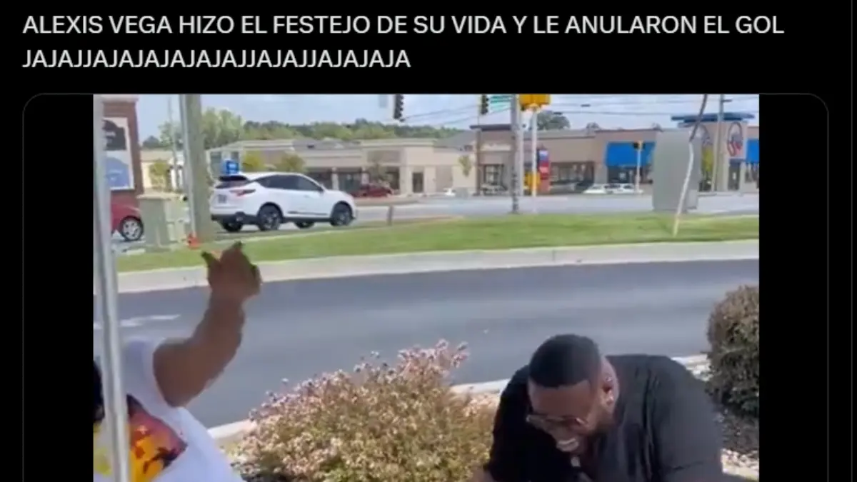 Alexis Vega es v&iacute;ctima de los memes por llorar tras meterle gol anulado a las Chivas