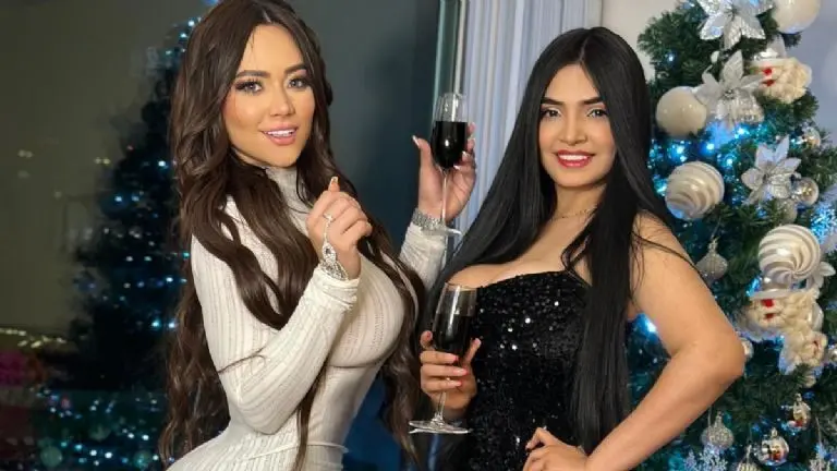 Mariangela Nieves y Ashley Carolina en Instagram - @ana_gabync