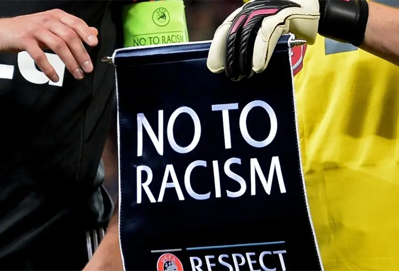 La FIFA busca implementar un castigo contundente a los equipos con afici&oacute;n racista.