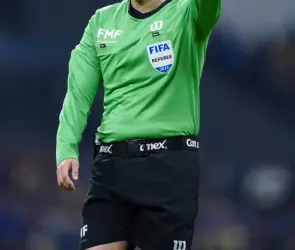 ¿ChiVAR? Definen al árbitro del América vs Chivas en semifinales y las redes explotan