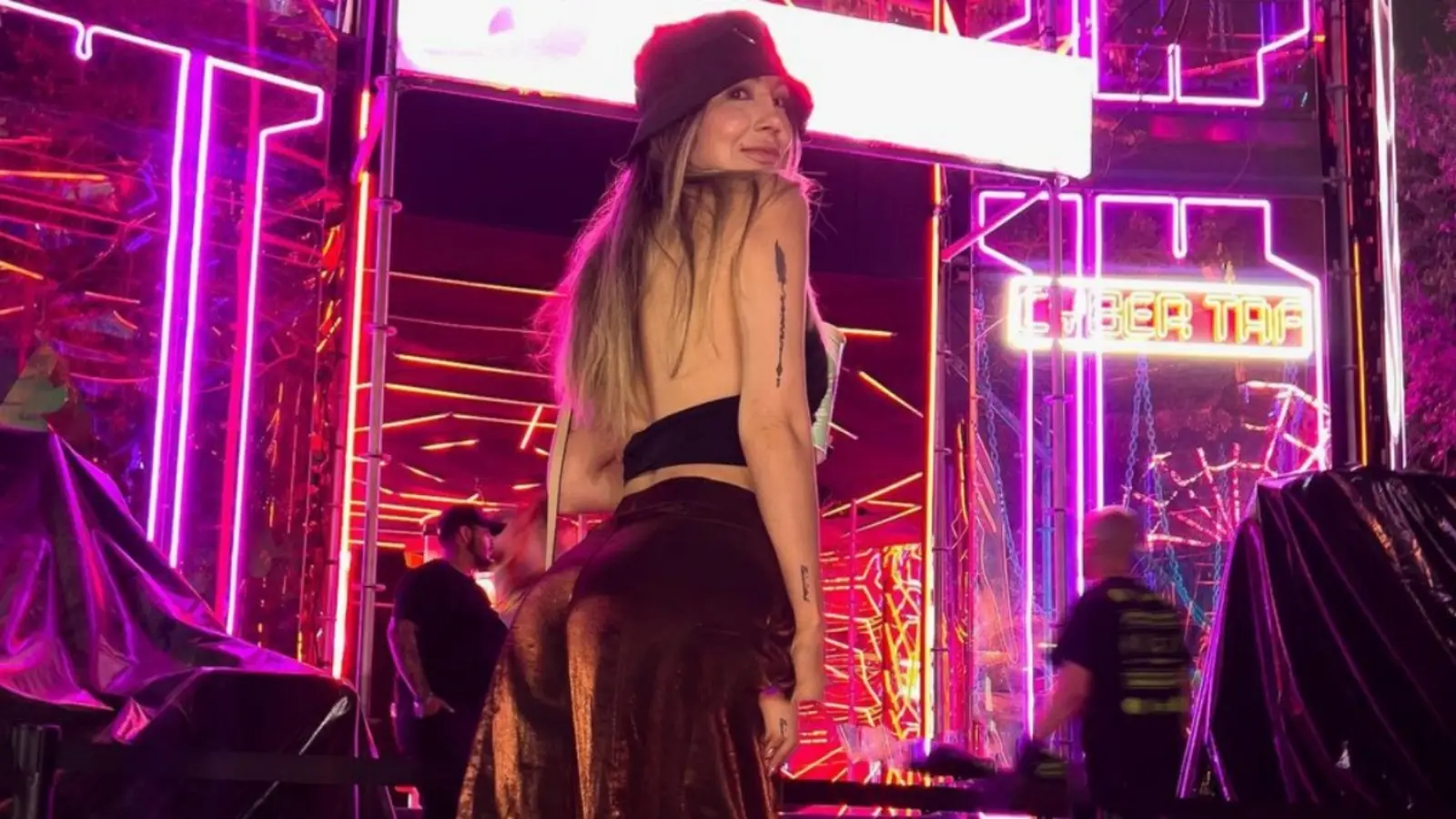 Se conocieron desde que ten&iacute;an 15 a&ntilde;os a trav&eacute;s de la ya extinta p&aacute;gina de Messenger por medio de mensajes.