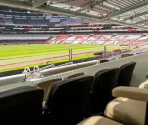 Exhiben a administración del Estadio Azteca por discriminar a los propietarios de palcos