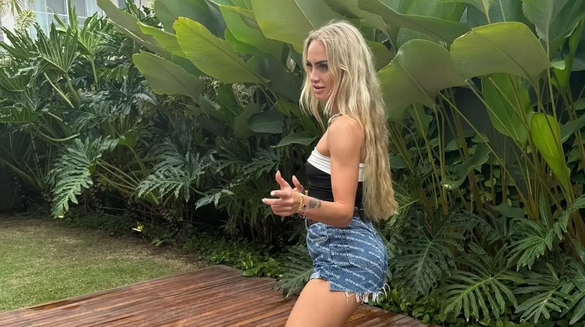 Después de una temporada bastante movida, Alisha Lehmann optó por relajarse visitando el país natal de su pareja.