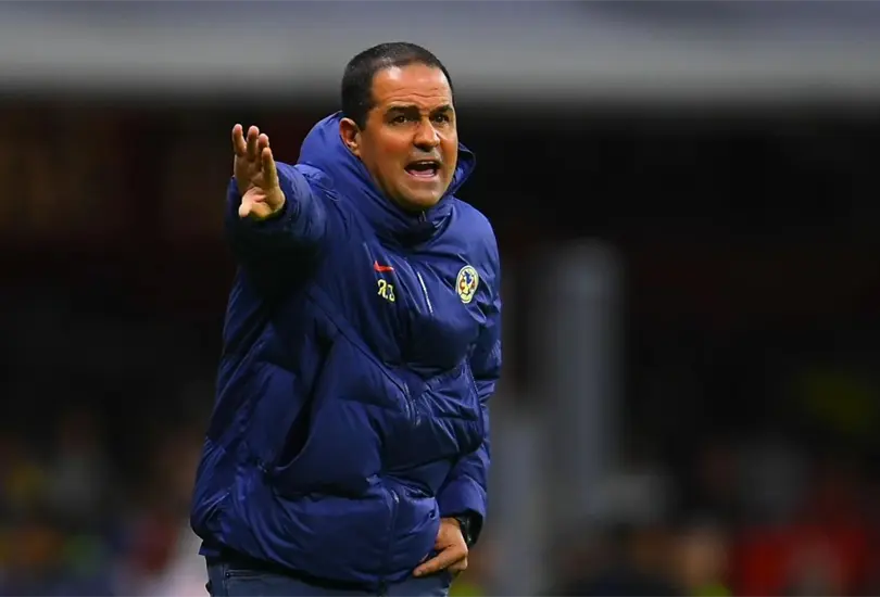 André Jardine, DT de América, explotó contra medios y aficionados por mentir sobre vestidor roto André Jardine, DT de América, explotó contra medios y aficionados por mentir sobre vestidor roto
