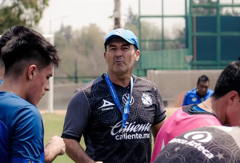 Chepo de la Torre exigi&oacute; a la directiva de Puebla que le contraten figuras mundiales