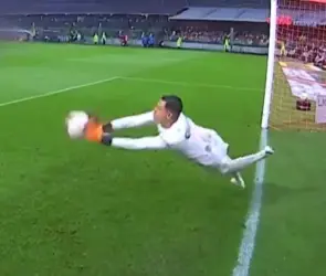 Malagón se luce con dos atajadas en el primer tiempo del América vs Cruz Azul