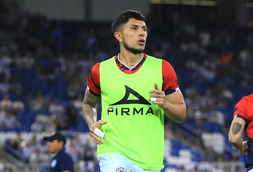 Carlos Salcedo mand&oacute; un enigm&aacute;tico mensaje despu&eacute;s que Cruz Azul perdi&oacute; la final