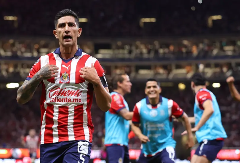 Pocho Guzm&aacute;n tiene un futuro incierto en Chivas