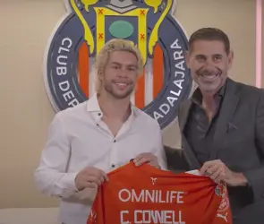 ¿Sí se va? Chivas responde a rumores que Fernando Hierro dejaría al equipo