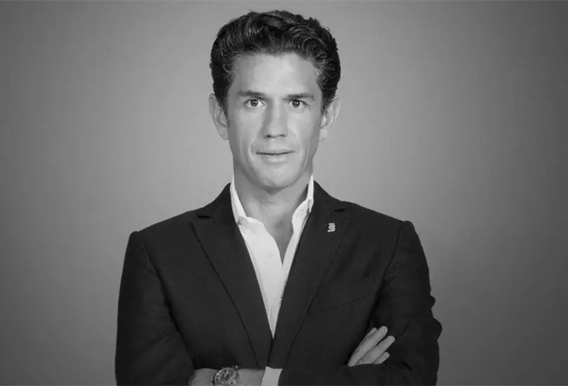 Alejandro Irarragorri est&aacute; siendo seguido por la justicia mexicana.