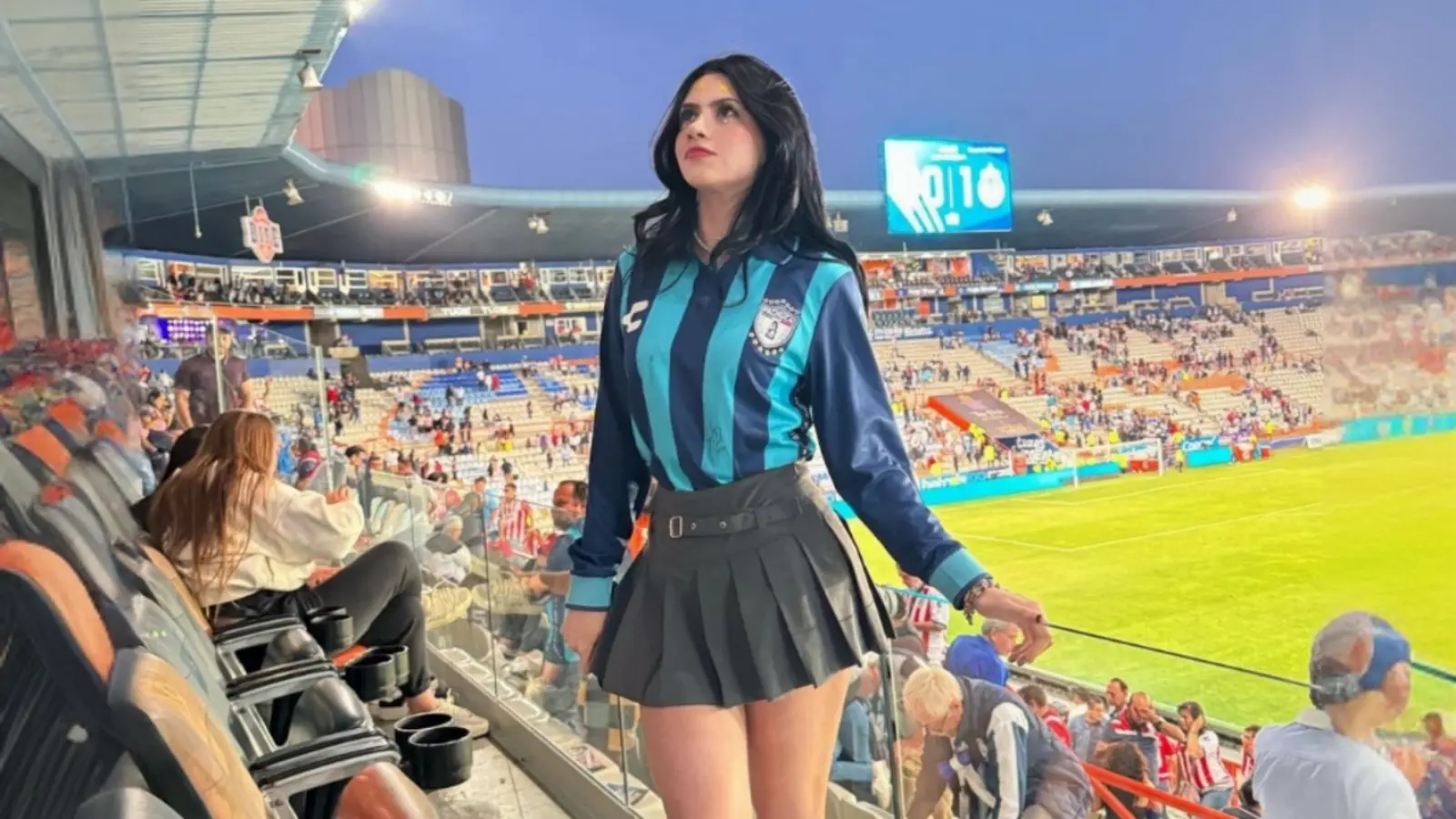 Las redes sociales ahora brindan la oportunidad de ganar popularidad por distintas circunstancias y la afición a un equipo es una de ellas.